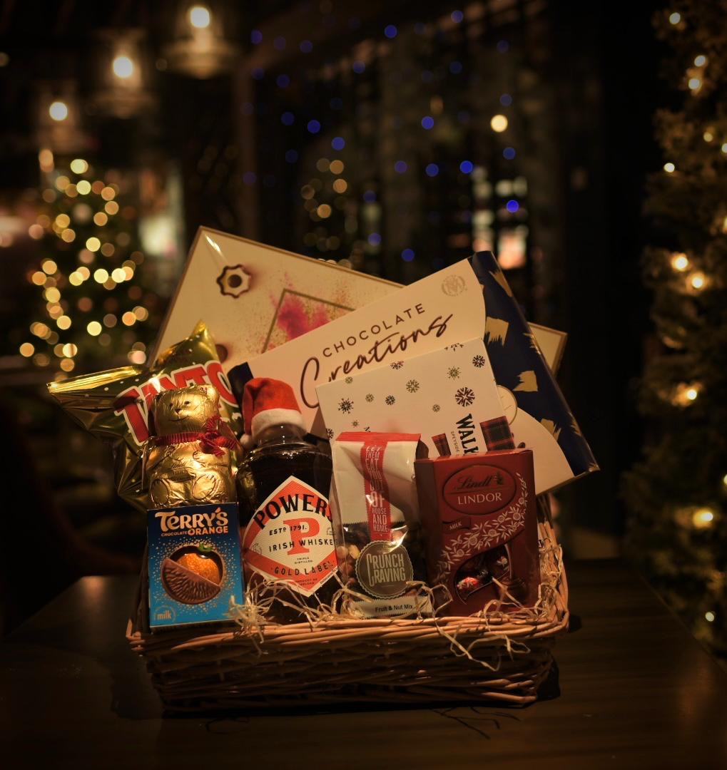 £60 Powers Whiskey Hamper